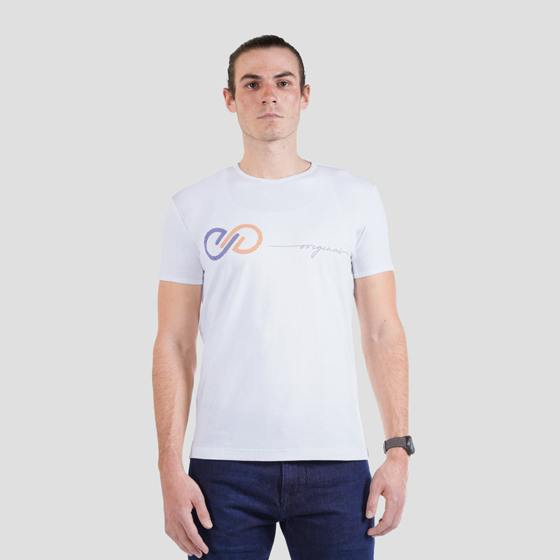 This white ETRN t-shirt exudes class and sophistication, making it a truly unique addition to your collection. Crafted in fine Pima cotton and impeccable attention to detail, this tee is a must-have for the modern man.